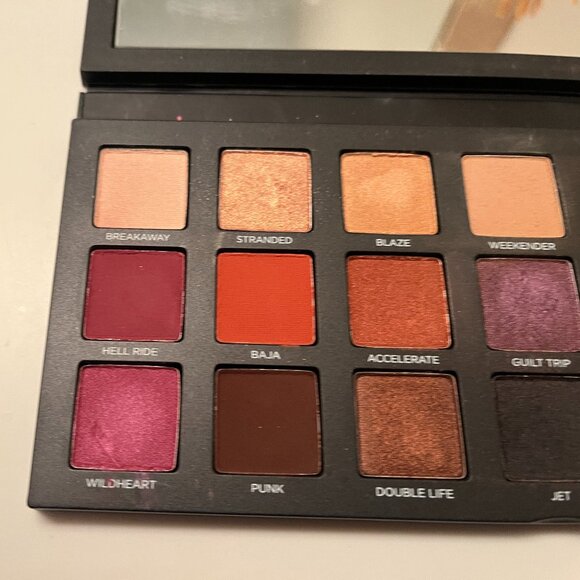 Urban Decay Born to Run Palette Discontinued - Picture 6 of 9